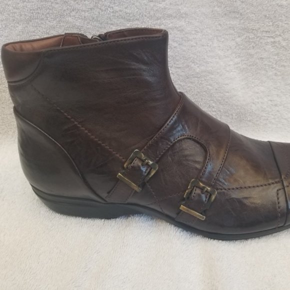 Imported new and unworn leather mens boots. - Picture 7 of 8